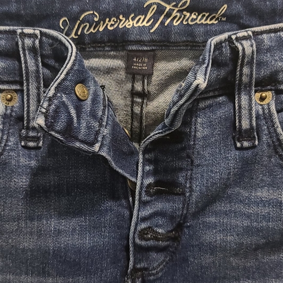 Universal Threads jeans - Picture 3 of 3